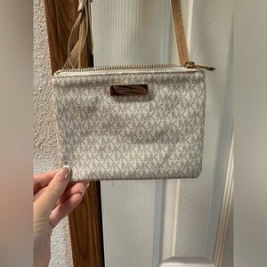 Women’s Michael Kors Fanny pack!